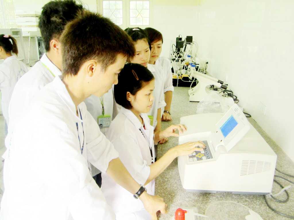 Hướng dẫn Sinh viên đo mật độ quang trên máy quang phổ T80